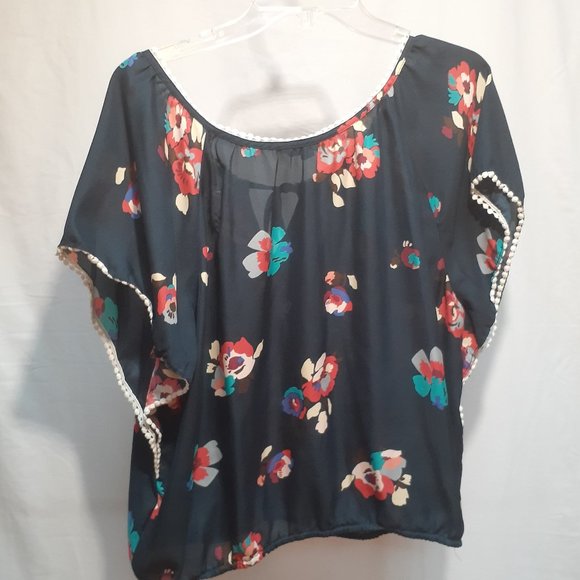 Blouse for all ocassions - Picture 2 of 9